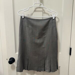 LOFT tailored skirt with kick pleats Size 6